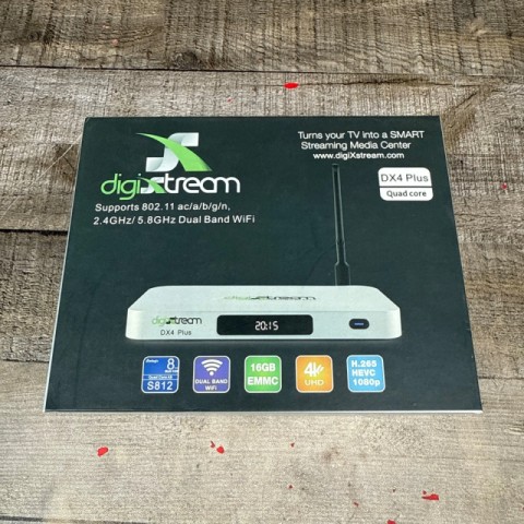 Smart tv box 4kuhd in box