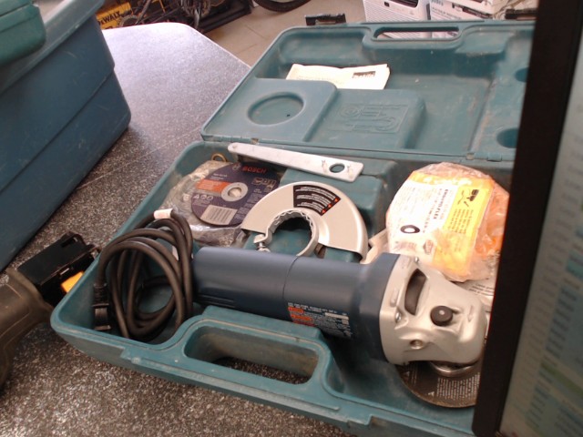 Grinder a fils dans case makita