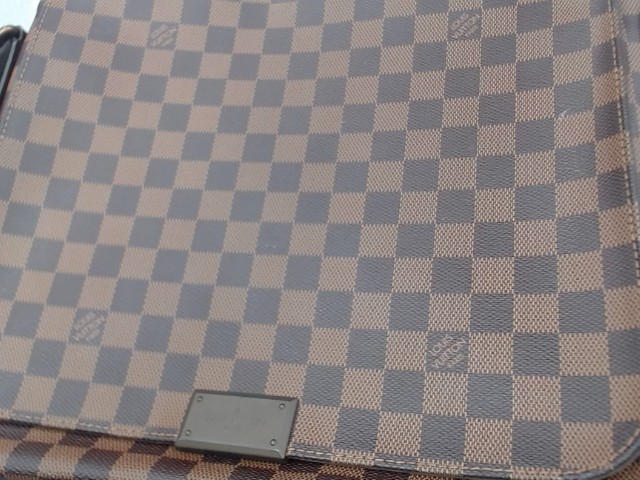 Louis vuitton disttrict mm damier ebene