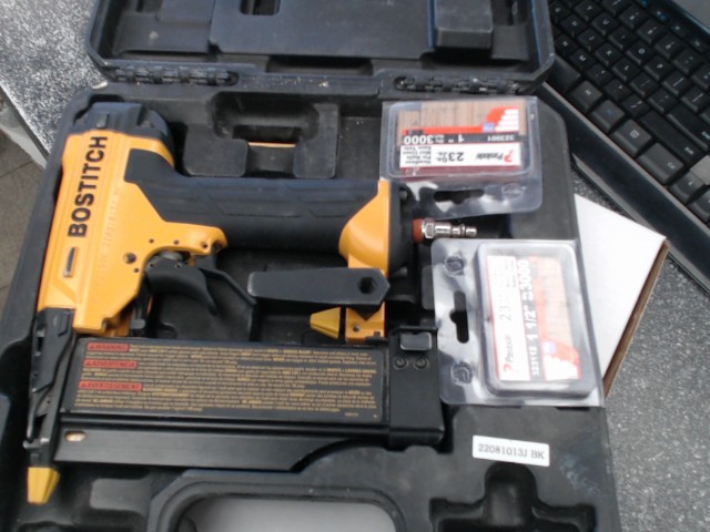 Cloueuse bostitch 23ga+case