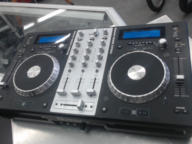 Dj controller witch 2 cd ports et fils