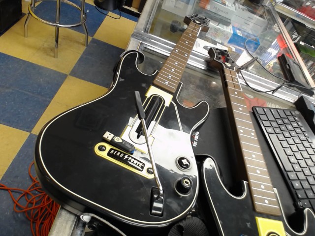Guitar hero controller noire et gold