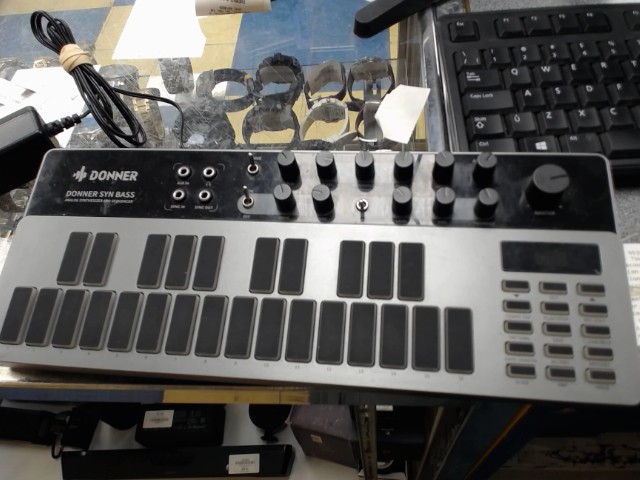 Analog bass sequencer