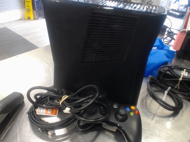 Console+fils+manette 320hdd slim