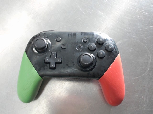 Manette de nintendo switch pro vert et b