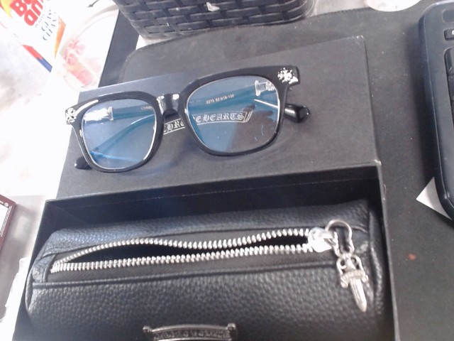 Paire de lunettes + box