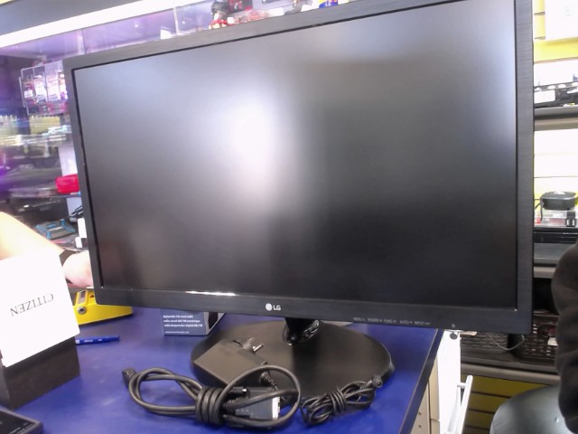 Moniteur 24 pouces vga/dvi +fil