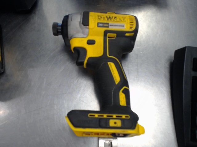 Impact driver dewalt