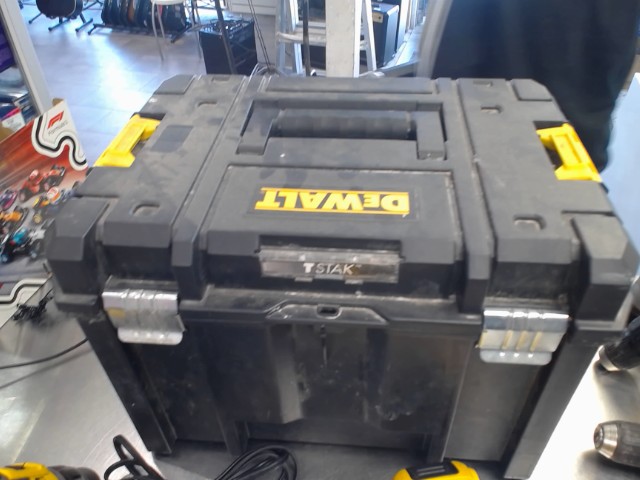 Coffre dewalt tstak