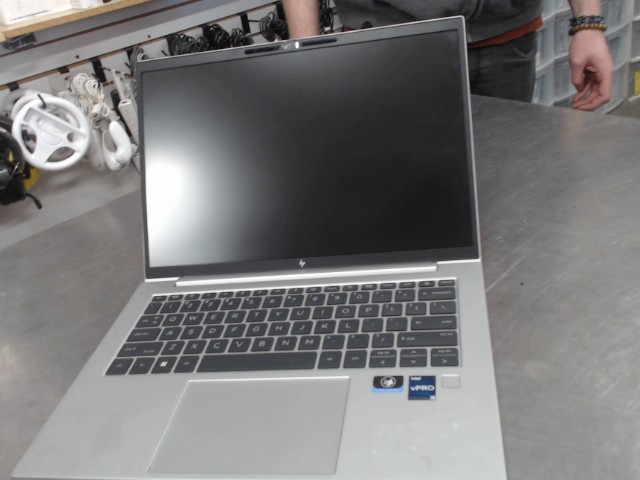 I5-1245u/16gb ram/256 ssd+chargeur