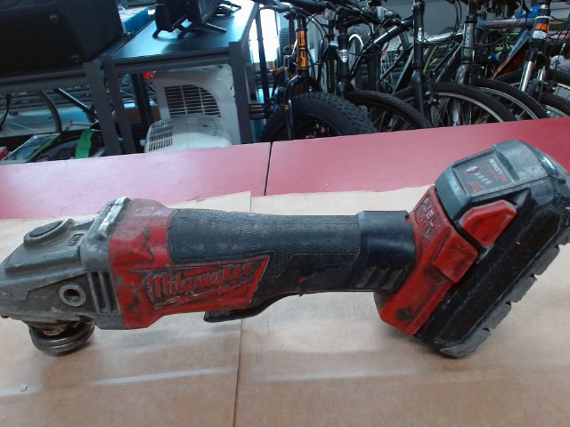 Grinder milwaukke fuel av batterie 3.0a