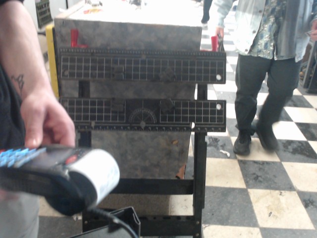 Table a scier