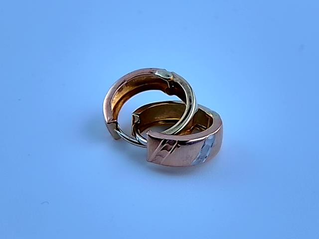 BOUCLES D OREILLES EN OR 10KT