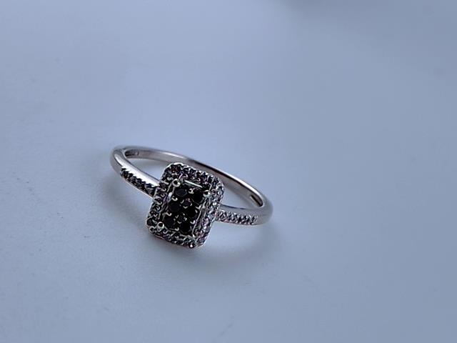BAGUE EN OR 10KT POUR FEMME