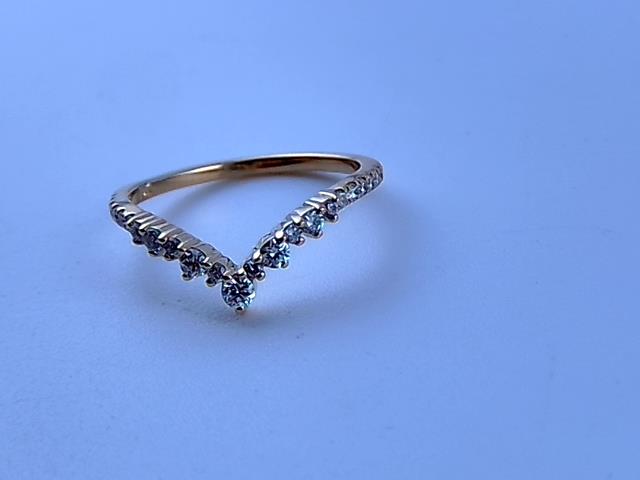 BAGUE EN OR 10KT AVEC DIAMANTS