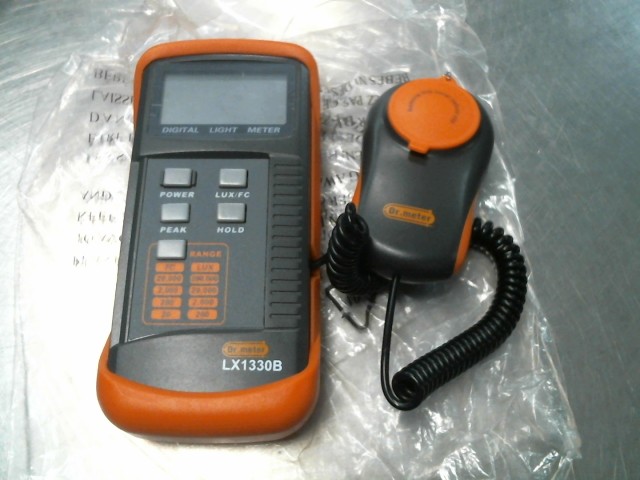 Digital light meter