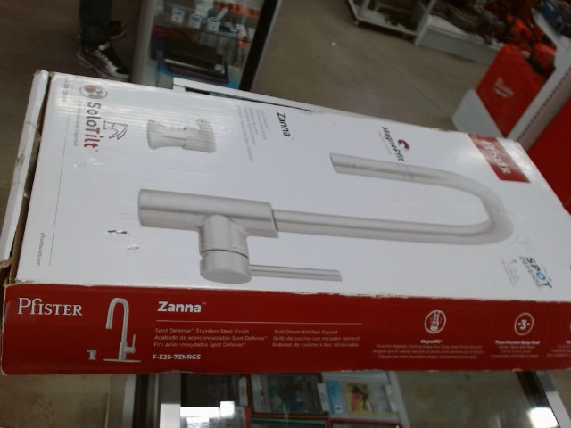 Pfister rpbinet avec dispenseur savon