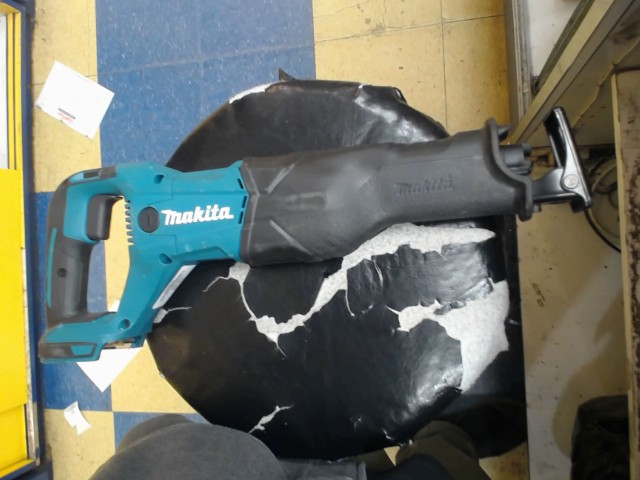 Saw-z-all makita + acc