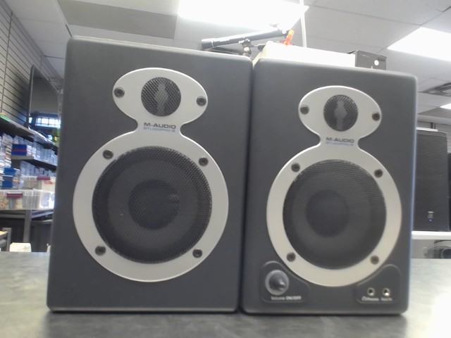 Pair de speakers