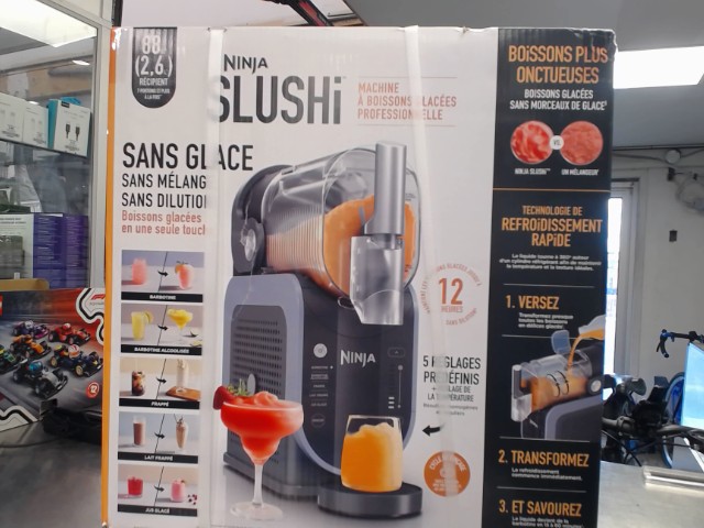 Ninja slushi 88oz neuf en boite