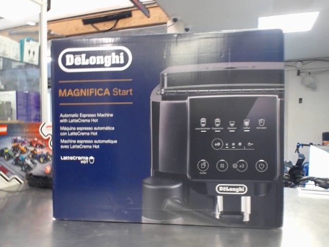 Machine espresso delonghi magnifica neuf