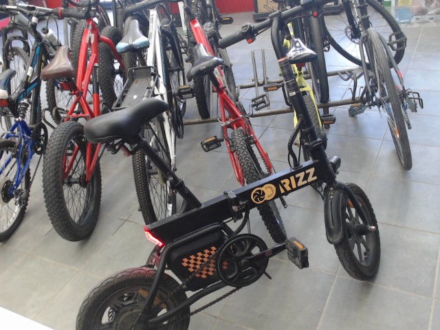 Velo electrique 25kmh avec chargeur