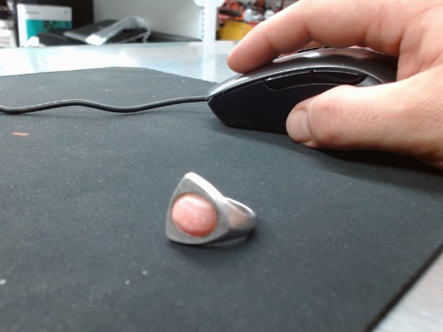 Bague avec pierre rose 8.2g