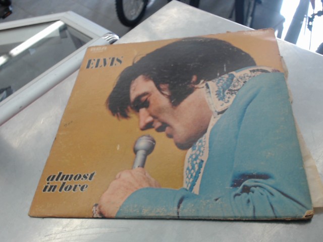 Vinyle almost in love - elvis presley