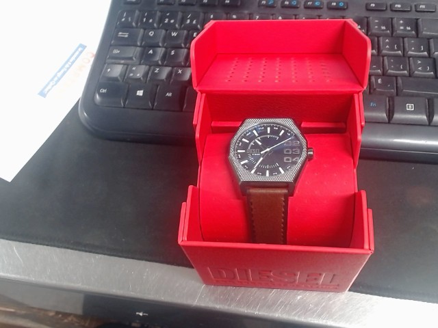 Diesel montre with box