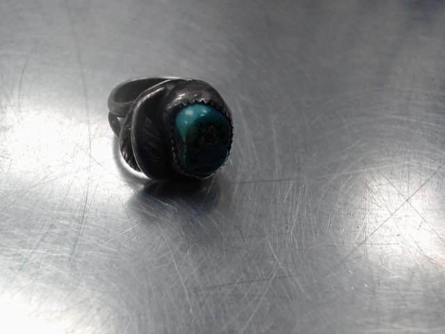 Bague en argent avec pierre bleu