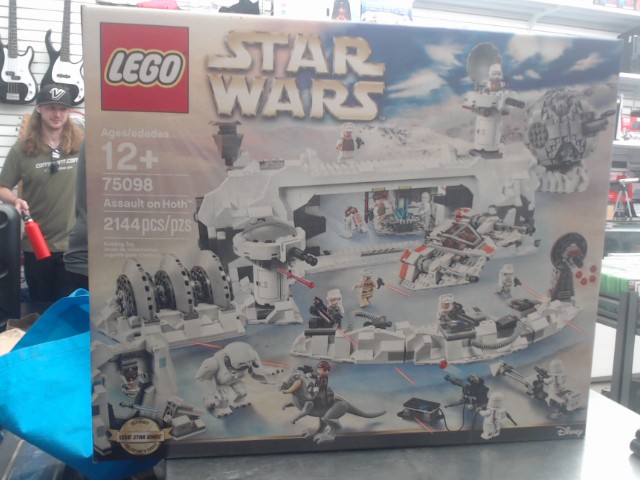 Star wars assault on holt 2144 pcs