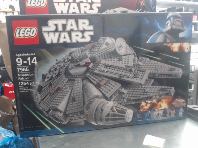 Boite lego star wars faucon millenium