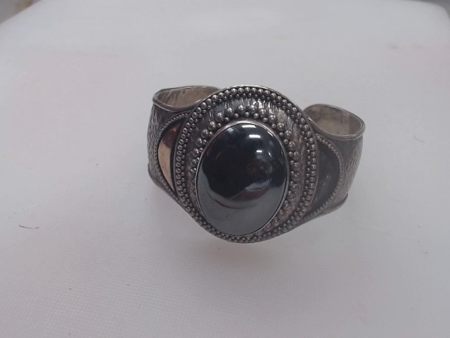 Bracelet en argent grosse pierre 37.5gr