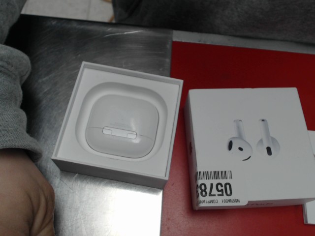 Airpods 4