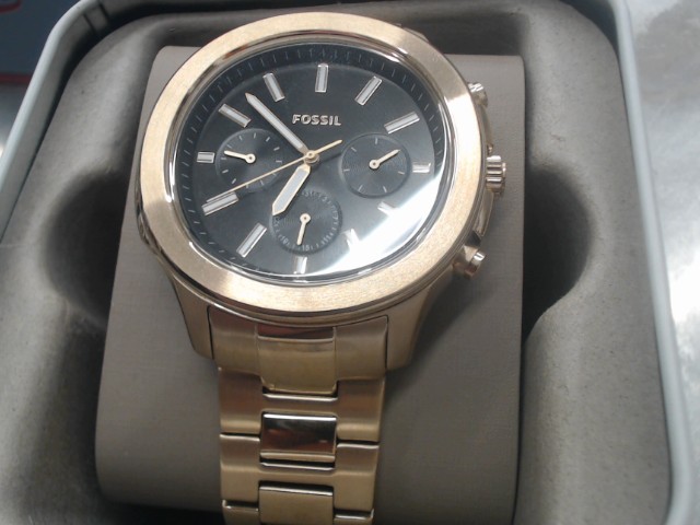 Gold stainless steel watch 3 quadrants