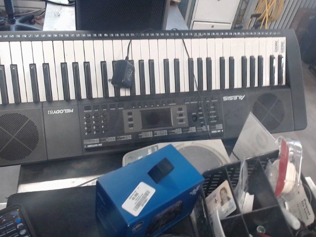 Alesis melody 61 keyboard
