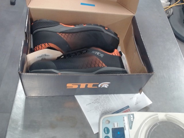 Stc kicks noir/orange men 8.5