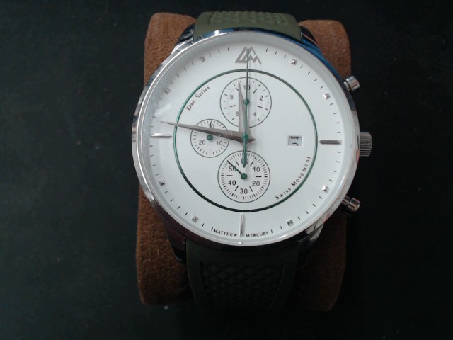 Montre blanche et verte chrono