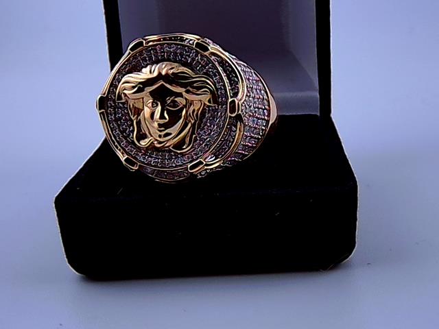 BAGUE EN OR 10KT AVEC DIAMANTS