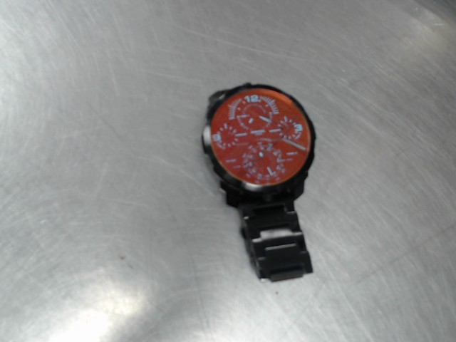 Solid stainless steelwatch