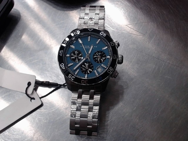 Montre fond bleu