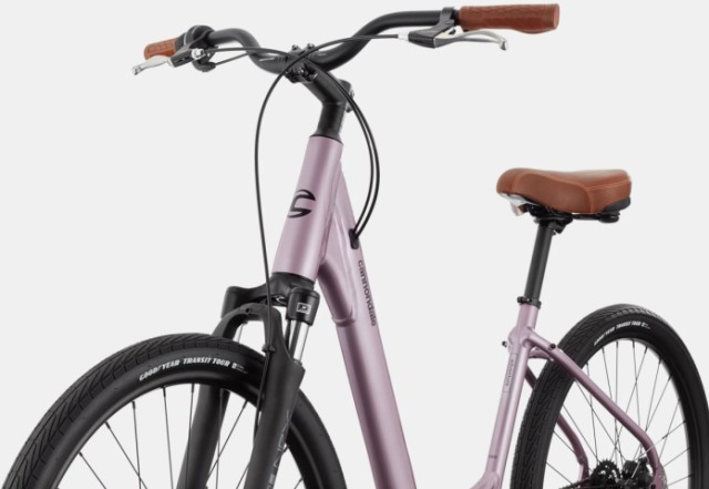 Velo hybride pink avec accessoires