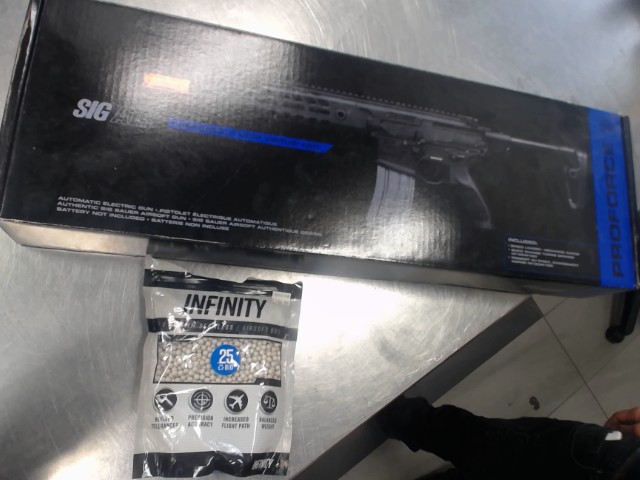 Airsoft gun+acc+boite+balle
