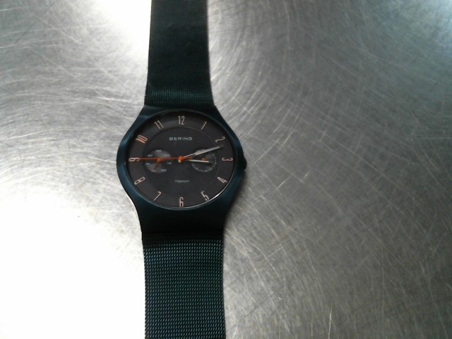 Montre metalic bleu bering
