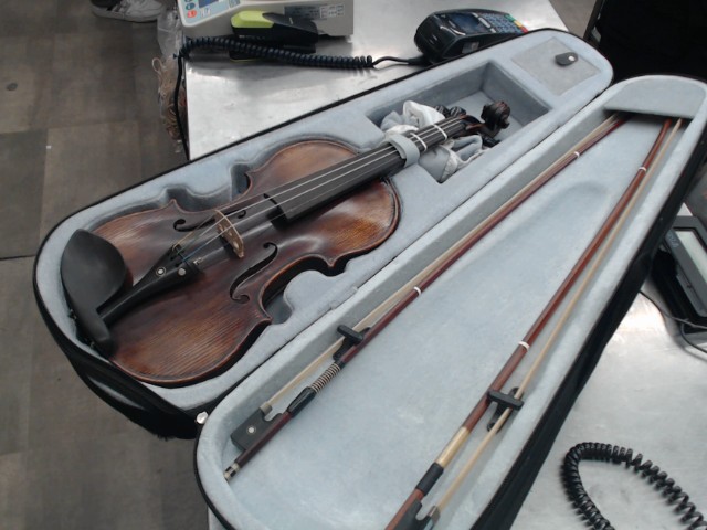 Violon pas de marque ou model
