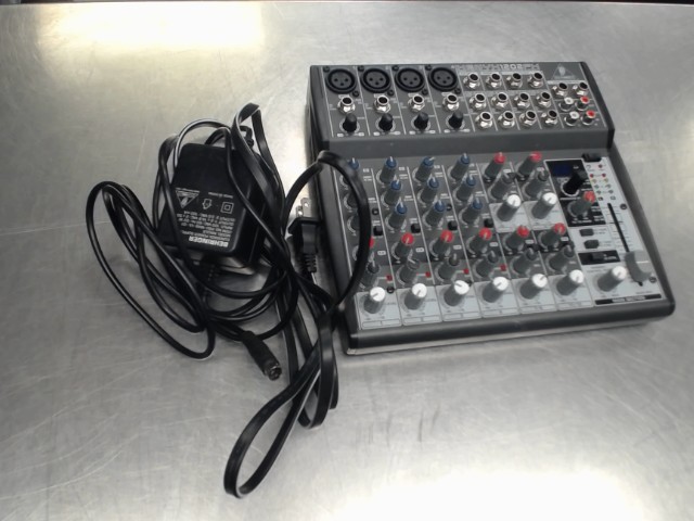 Console mixage12 entr�es et 2bus effet