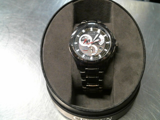 Citizen racer avec boite