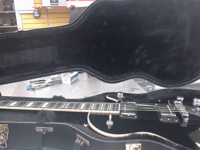 Guitare caisse
