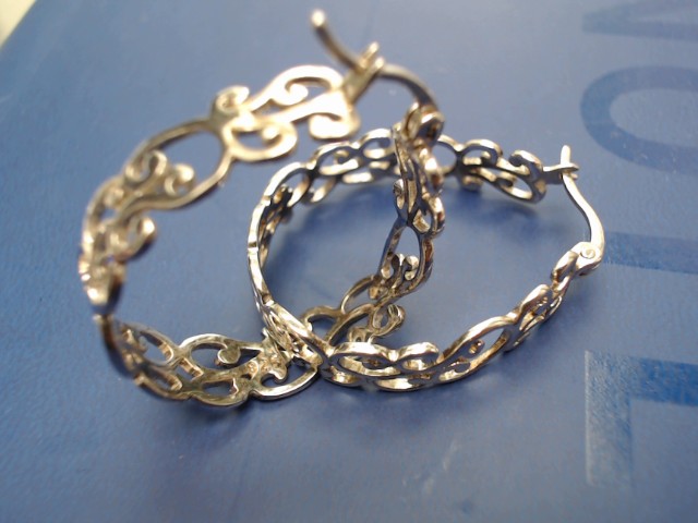 Boucle oreilles ajour�e