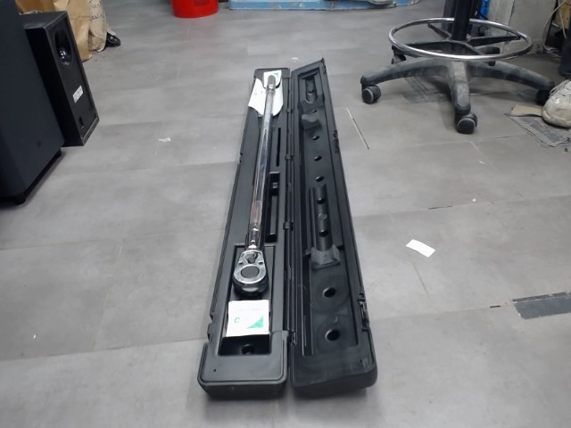 Torque wrench dans case noir